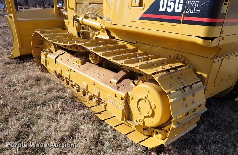 image for item IS9264 2004 Caterpillar D5G XL  dozer