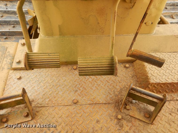 image for item IU9750 1989 Caterpillar D7G  dozer