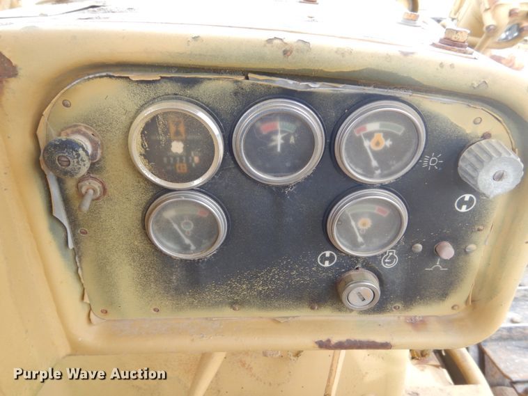 image for item IU9750 1989 Caterpillar D7G  dozer