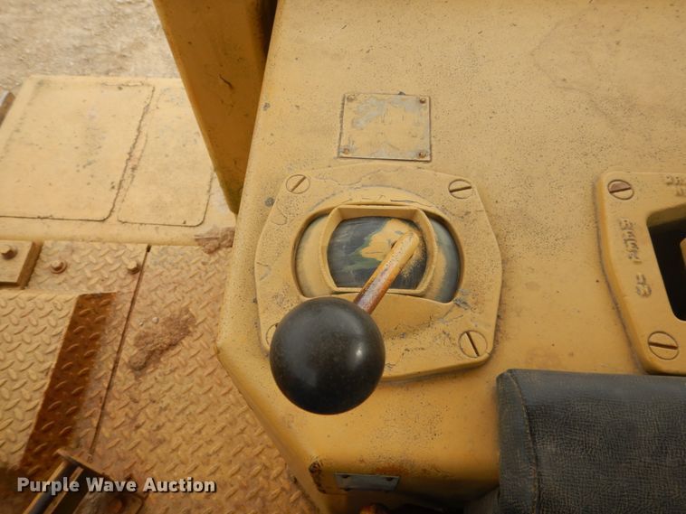image for item IU9750 1989 Caterpillar D7G  dozer
