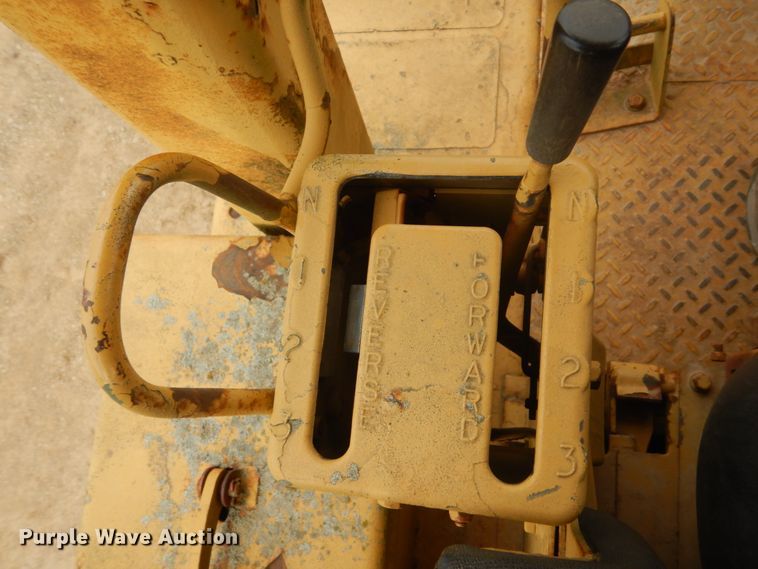 image for item IU9750 1989 Caterpillar D7G  dozer