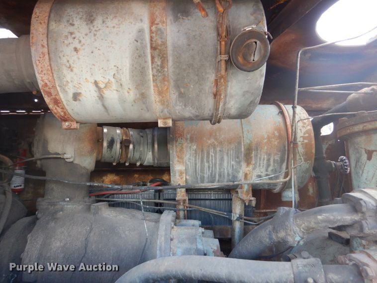 image for item IU9774 1981 Ford LN7000  truck cab and chassis