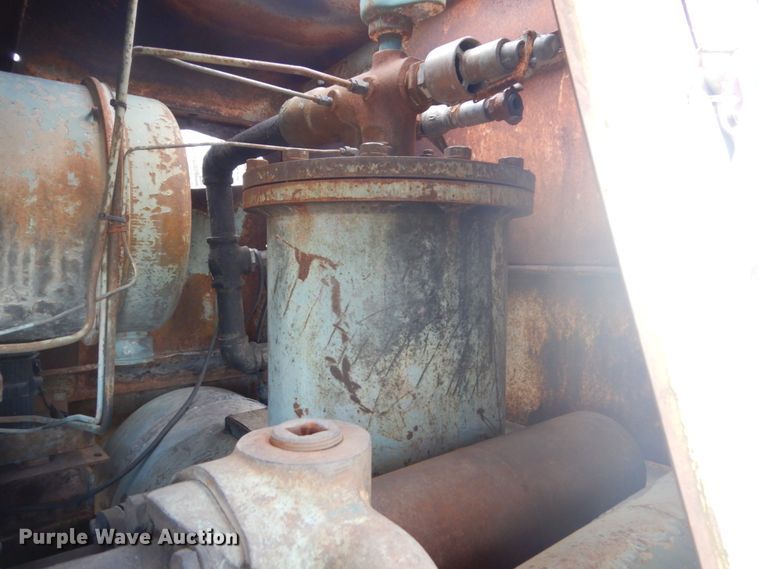 image for item IU9774 1981 Ford LN7000  truck cab and chassis