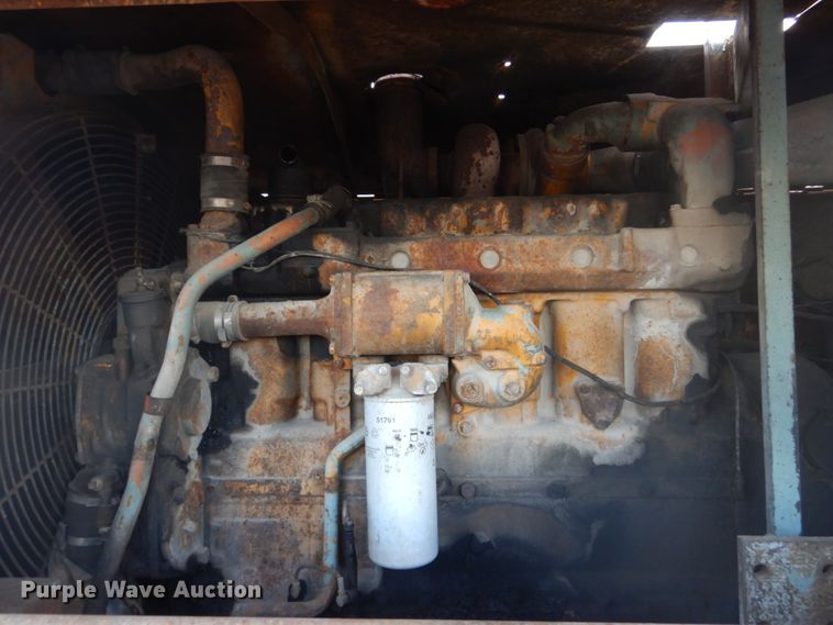 image for item IU9774 1981 Ford LN7000  truck cab and chassis