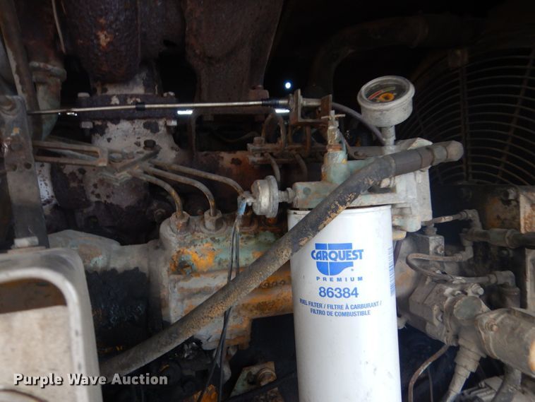 image for item IU9774 1981 Ford LN7000  truck cab and chassis