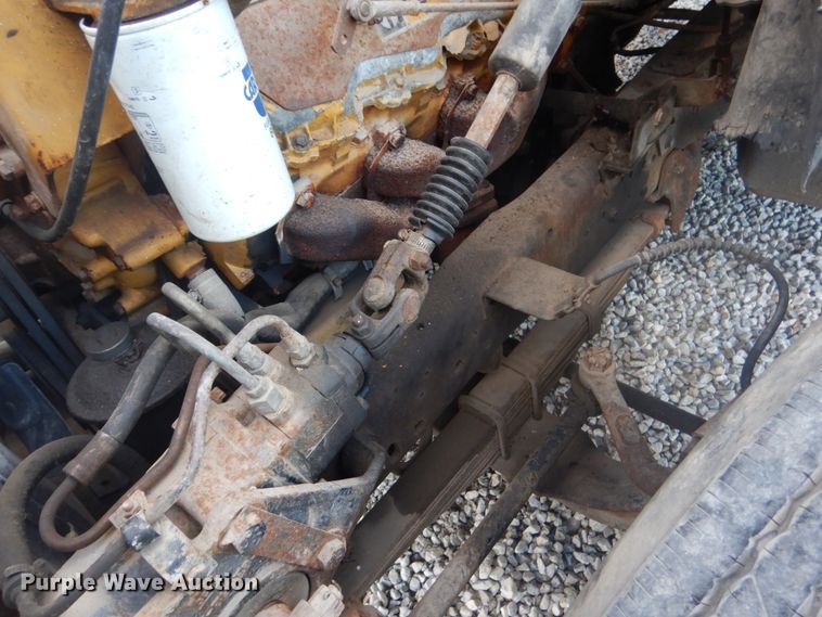 image for item IU9774 1981 Ford LN7000  truck cab and chassis