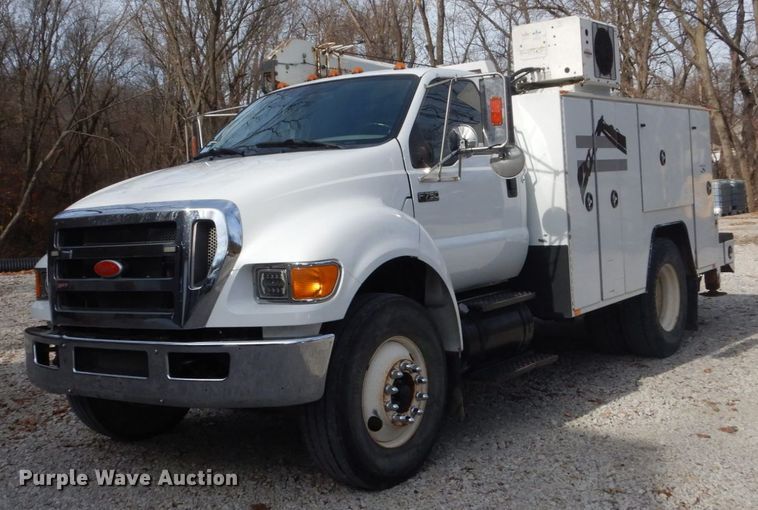 image for item IU9781 2008 Ford F750 Super Duty XLT  utility / service truck