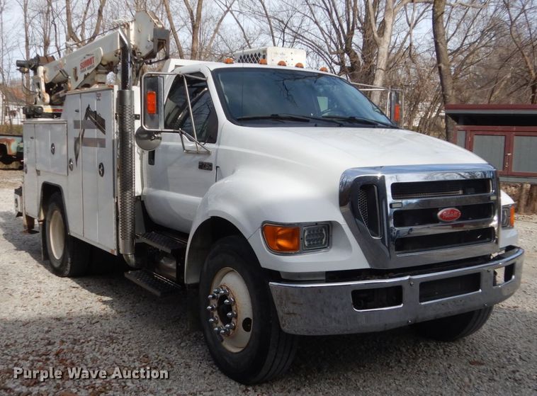 image for item IU9781 2008 Ford F750 Super Duty XLT  utility / service truck