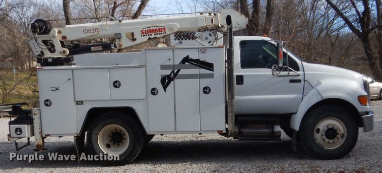 image for item IU9781 2008 Ford F750 Super Duty XLT  utility / service truck