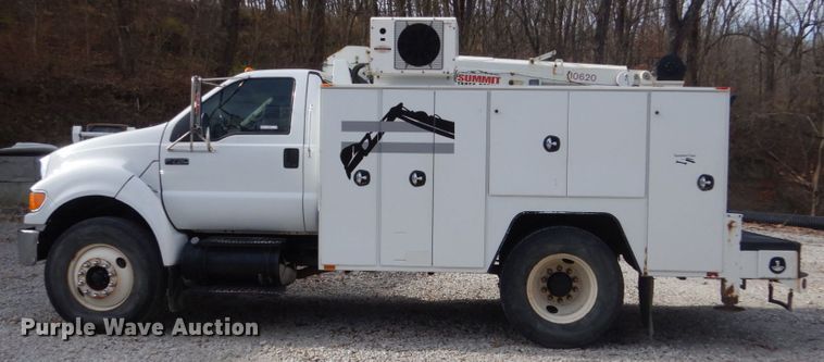 image for item IU9781 2008 Ford F750 Super Duty XLT  utility / service truck