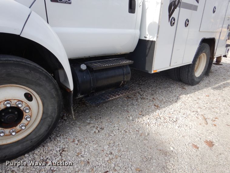 image for item IU9781 2008 Ford F750 Super Duty XLT  utility / service truck