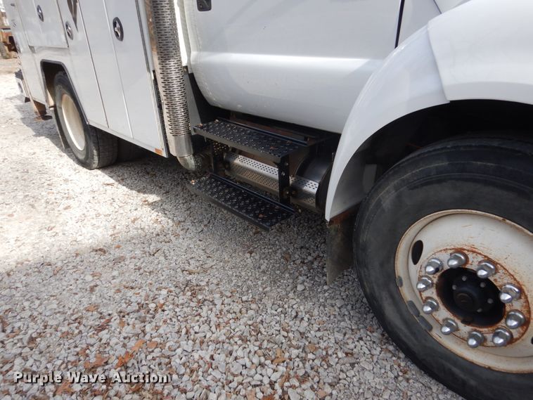 image for item IU9781 2008 Ford F750 Super Duty XLT  utility / service truck