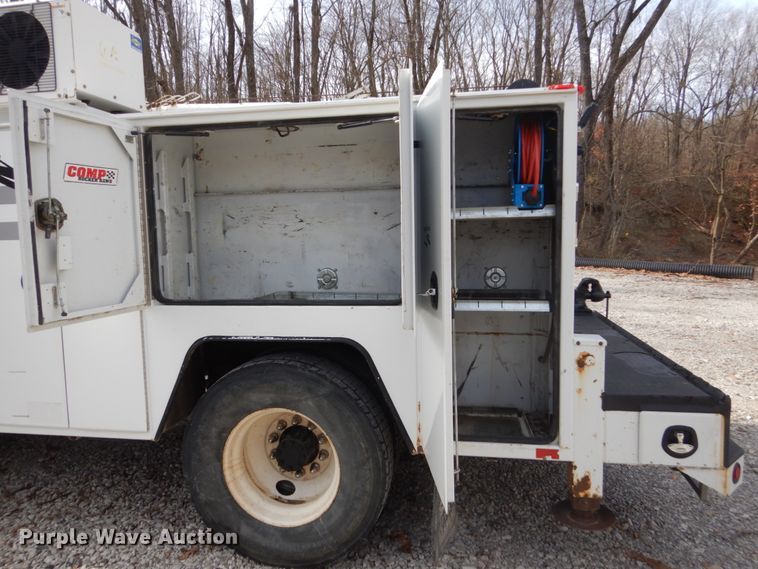 image for item IU9781 2008 Ford F750 Super Duty XLT  utility / service truck