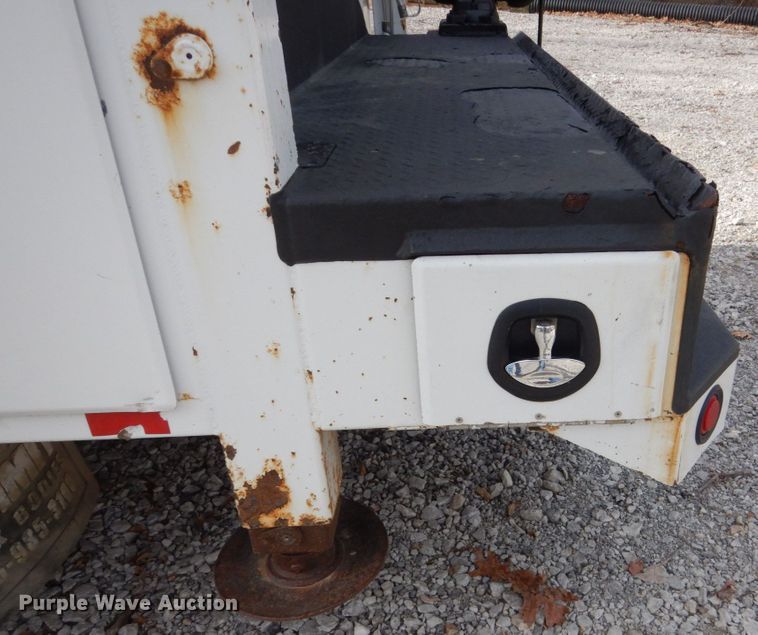 image for item IU9781 2008 Ford F750 Super Duty XLT  utility / service truck
