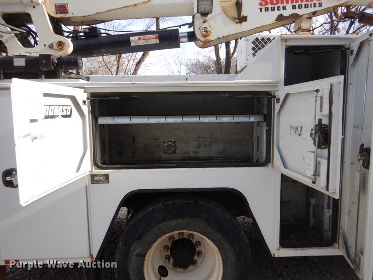image for item IU9781 2008 Ford F750 Super Duty XLT  utility / service truck