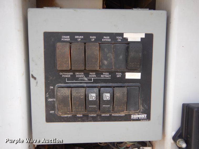 image for item IU9781 2008 Ford F750 Super Duty XLT  utility / service truck