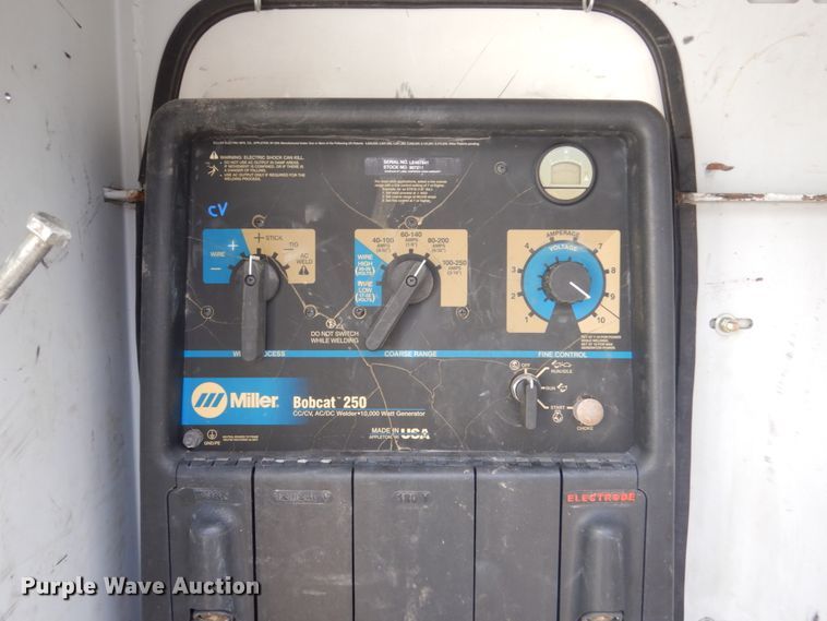 image for item IU9781 2008 Ford F750 Super Duty XLT  utility / service truck