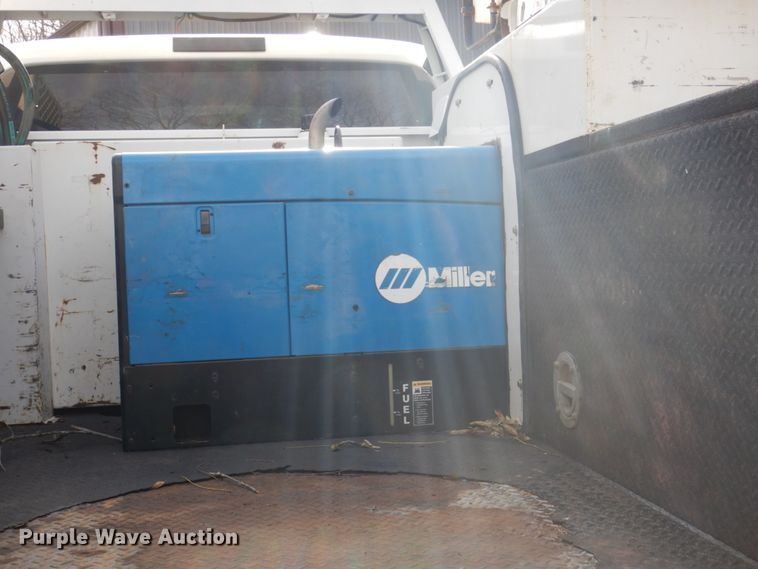 image for item IU9781 2008 Ford F750 Super Duty XLT  utility / service truck