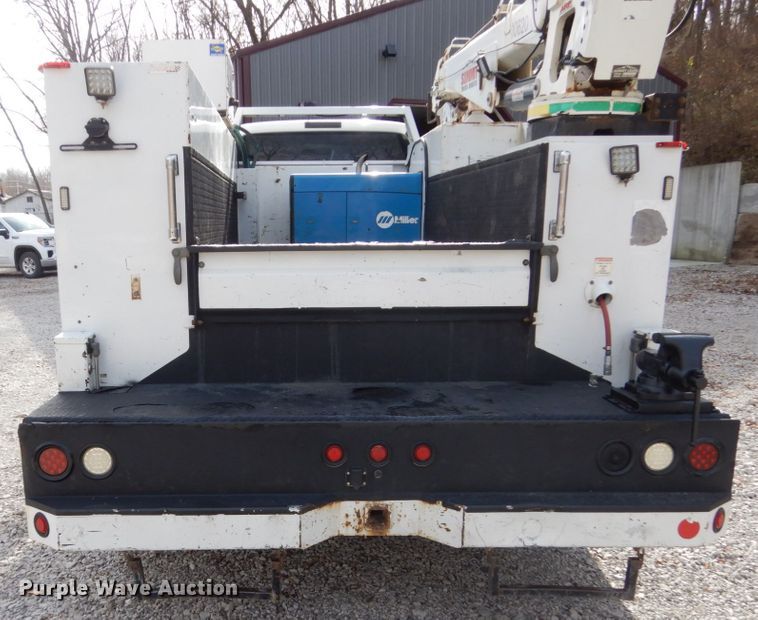 image for item IU9781 2008 Ford F750 Super Duty XLT  utility / service truck