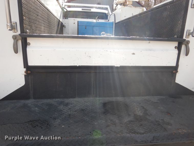 image for item IU9781 2008 Ford F750 Super Duty XLT  utility / service truck