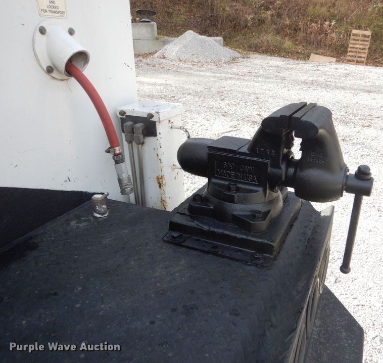 image for item IU9781 2008 Ford F750 Super Duty XLT  utility / service truck