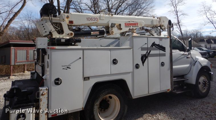 image for item IU9781 2008 Ford F750 Super Duty XLT  utility / service truck