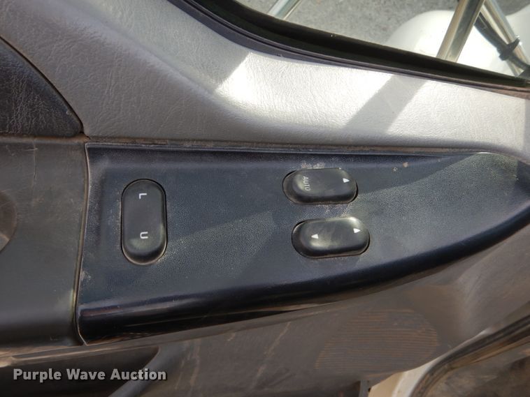 image for item IU9781 2008 Ford F750 Super Duty XLT  utility / service truck