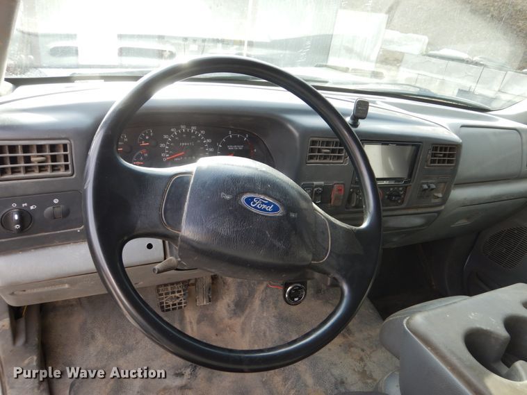image for item IU9781 2008 Ford F750 Super Duty XLT  utility / service truck