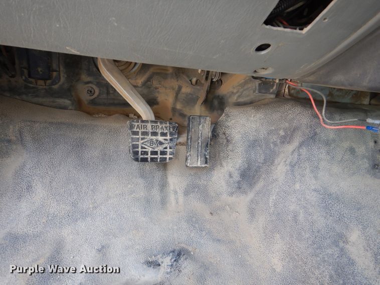 image for item IU9781 2008 Ford F750 Super Duty XLT  utility / service truck