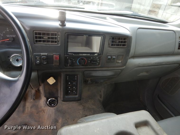 image for item IU9781 2008 Ford F750 Super Duty XLT  utility / service truck