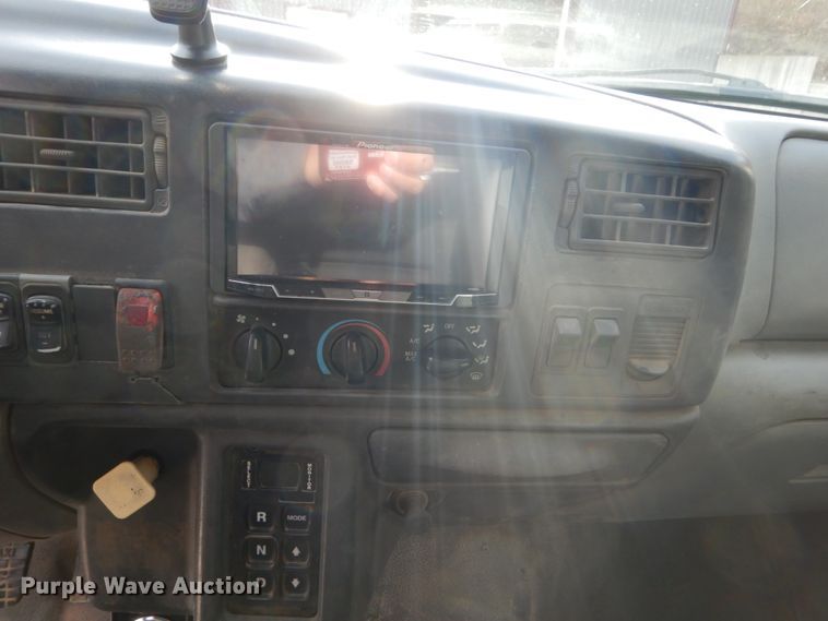 image for item IU9781 2008 Ford F750 Super Duty XLT  utility / service truck