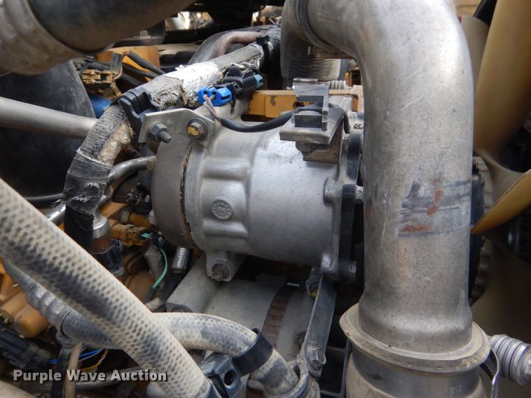 image for item IU9781 2008 Ford F750 Super Duty XLT  utility / service truck