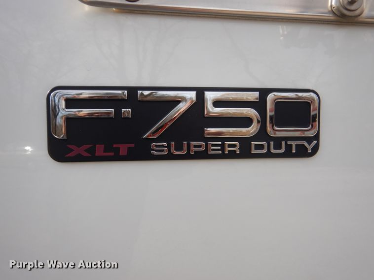 image for item IU9781 2008 Ford F750 Super Duty XLT  utility / service truck