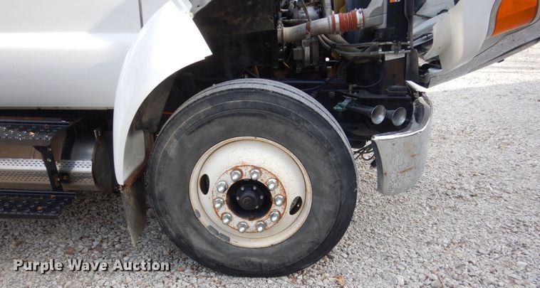 image for item IU9781 2008 Ford F750 Super Duty XLT  utility / service truck