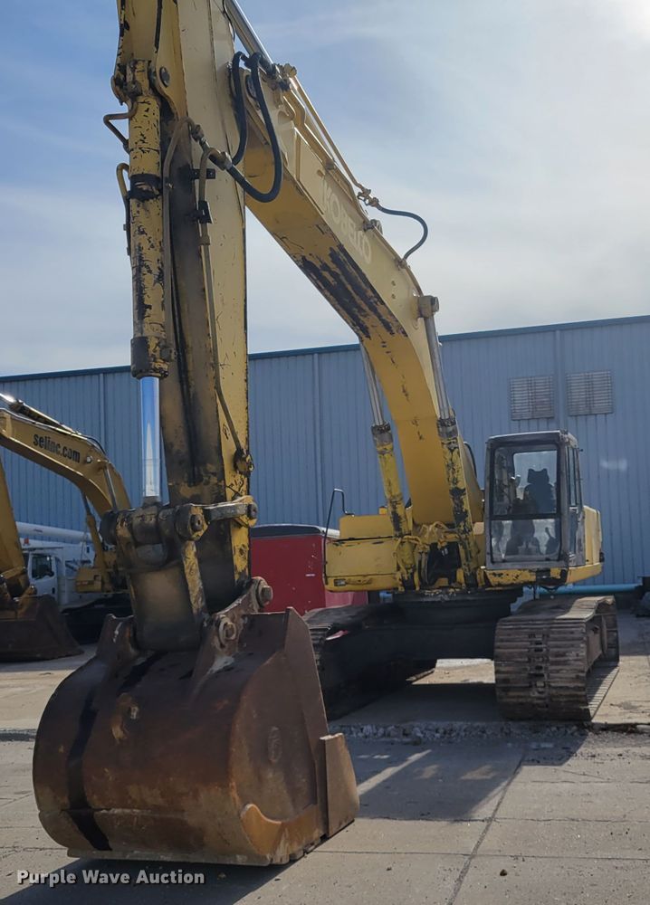 image for item IV9620 1997 Kobelco SK400LC  excavator