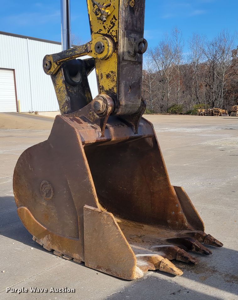 image for item IV9620 1997 Kobelco SK400LC  excavator