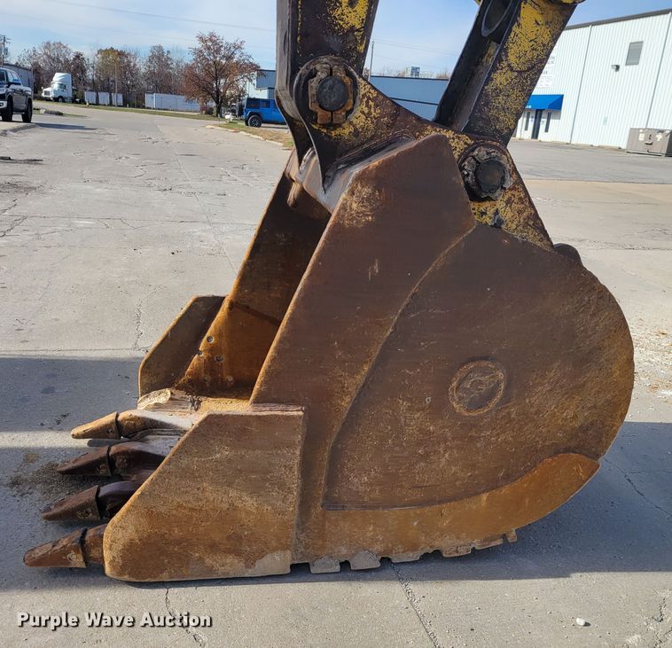 image for item IV9620 1997 Kobelco SK400LC  excavator
