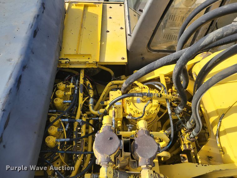 image for item IV9620 1997 Kobelco SK400LC  excavator