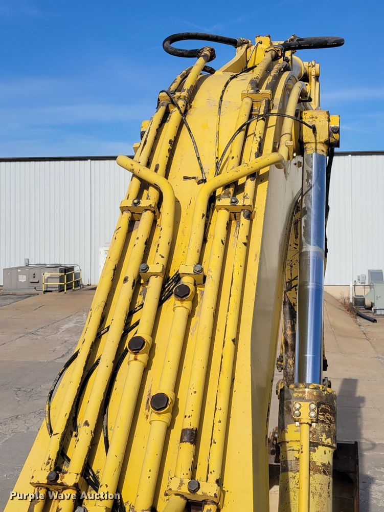 image for item IV9620 1997 Kobelco SK400LC  excavator