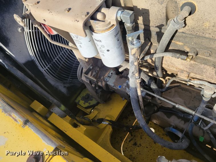image for item IV9620 1997 Kobelco SK400LC  excavator