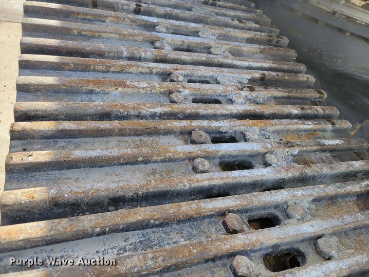 image for item IV9620 1997 Kobelco SK400LC  excavator