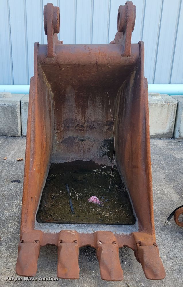 image for item IV9620 1997 Kobelco SK400LC  excavator