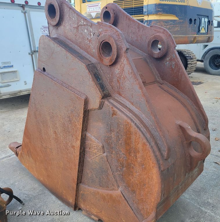image for item IV9620 1997 Kobelco SK400LC  excavator