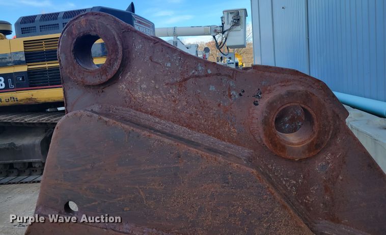 image for item IV9620 1997 Kobelco SK400LC  excavator