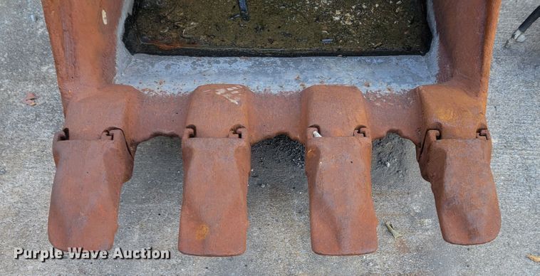 image for item IV9620 1997 Kobelco SK400LC  excavator