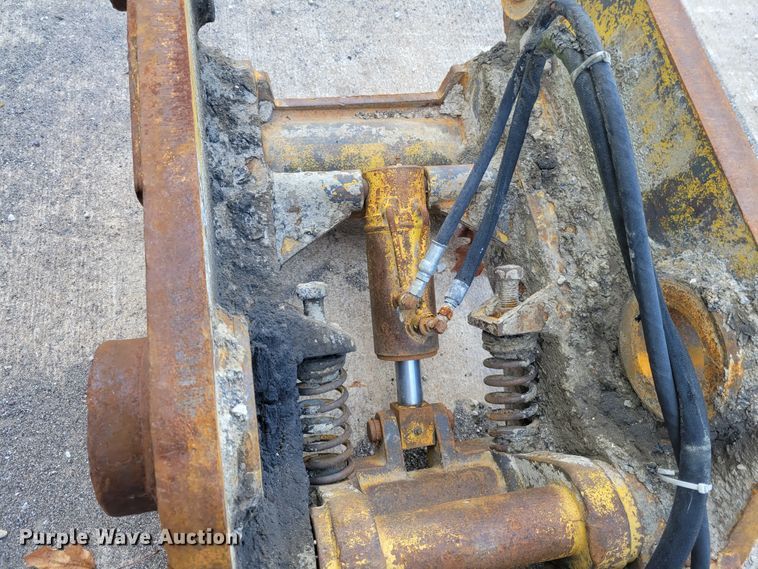 image for item IV9620 1997 Kobelco SK400LC  excavator