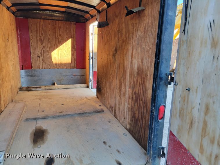 image for item IV9621 1995 Doolittle  enclosed cargo trailer