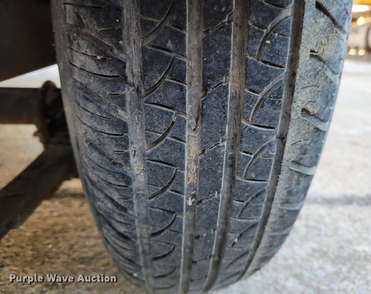 image for item IV9621 1995 Doolittle  enclosed cargo trailer