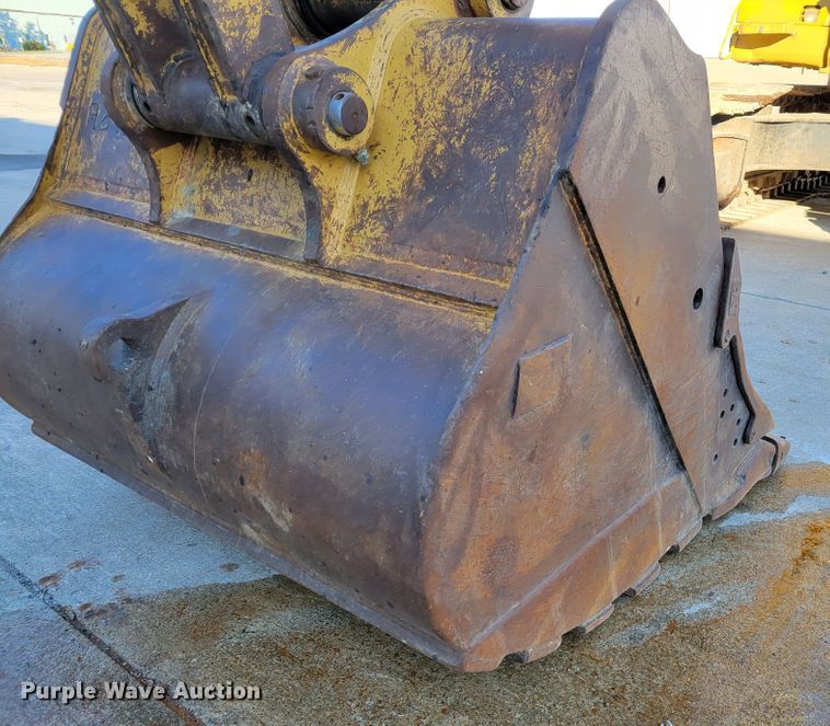 image for item IV9623 1998 Caterpillar 345B L  excavator