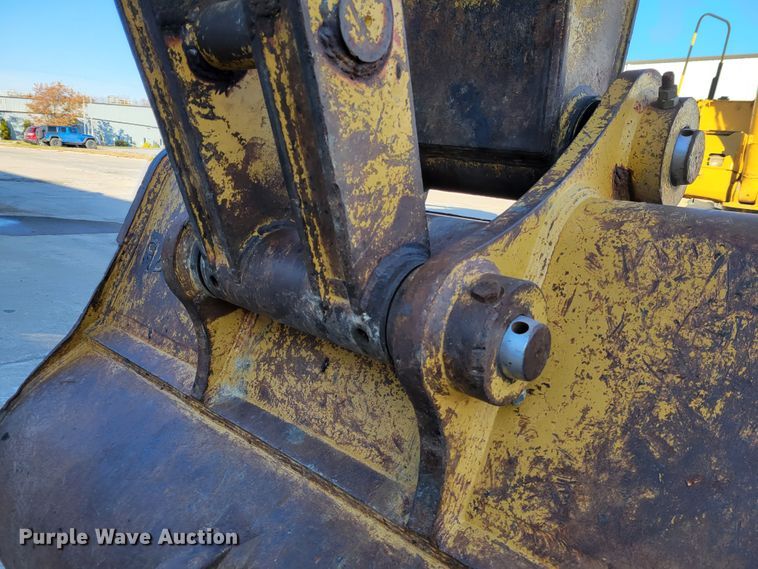 image for item IV9623 1998 Caterpillar 345B L  excavator